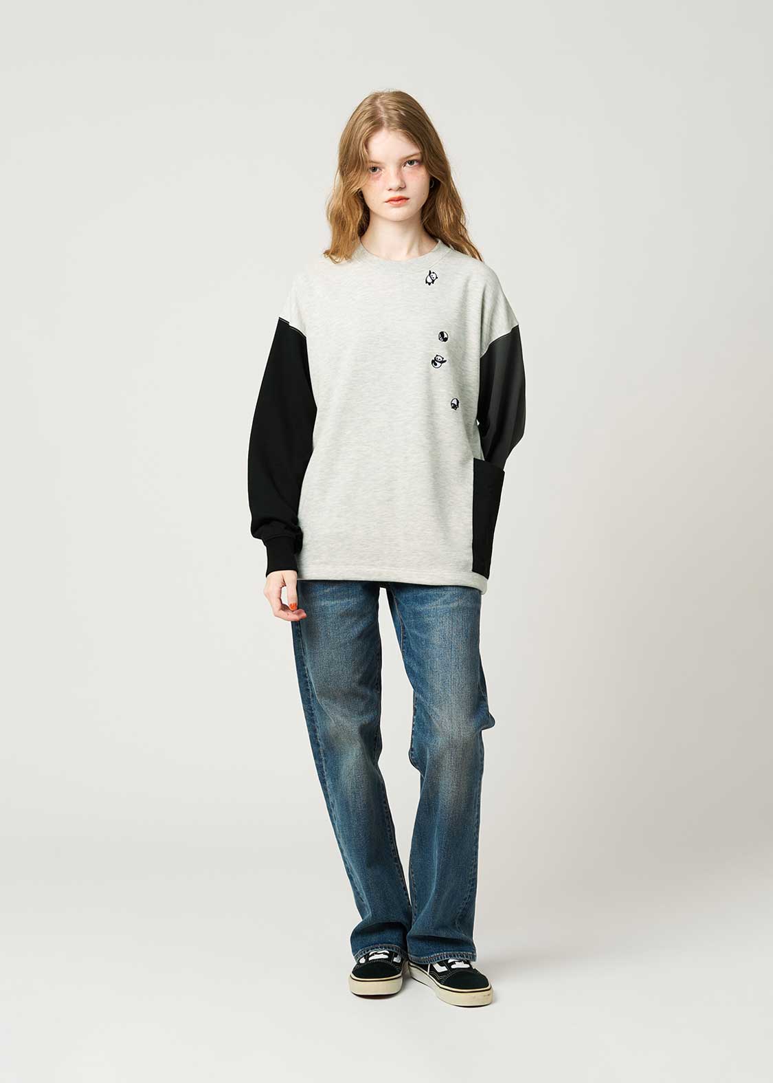 Rolling Pandas B | Side Pocket Sweatshirt