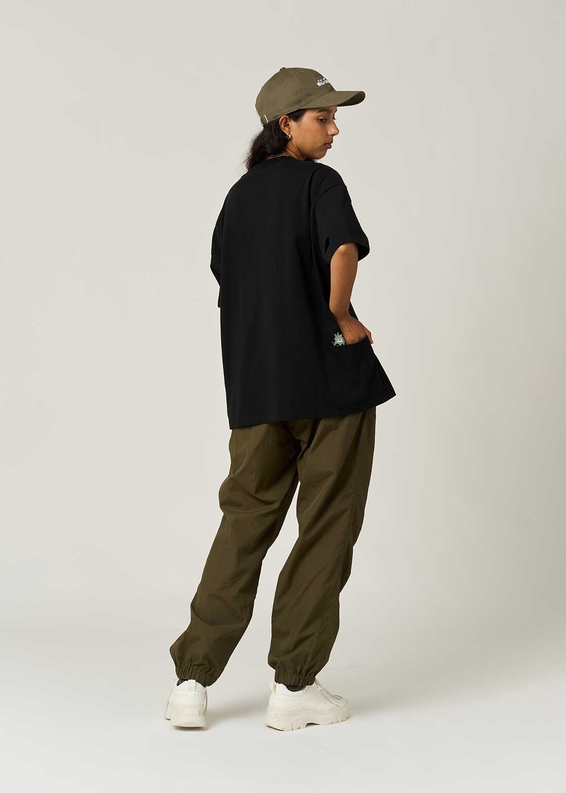 Beautiful Shadow Wild Things Black | Side Pocket Oversized T-Shirt