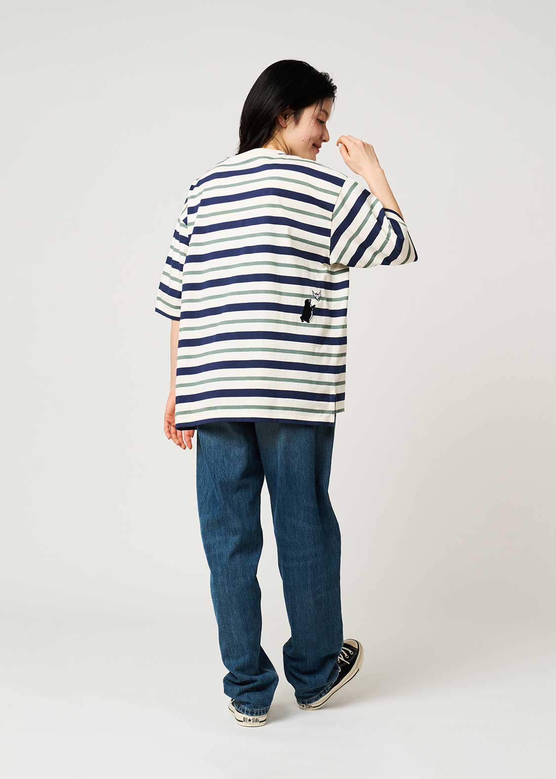 Sakazaki Chiharu – Penguin Life | Oversized T-Shirt