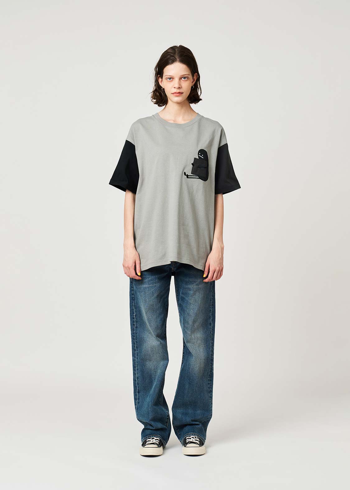 Beautiful Shadow | Hug Pocket Big T-Shirt