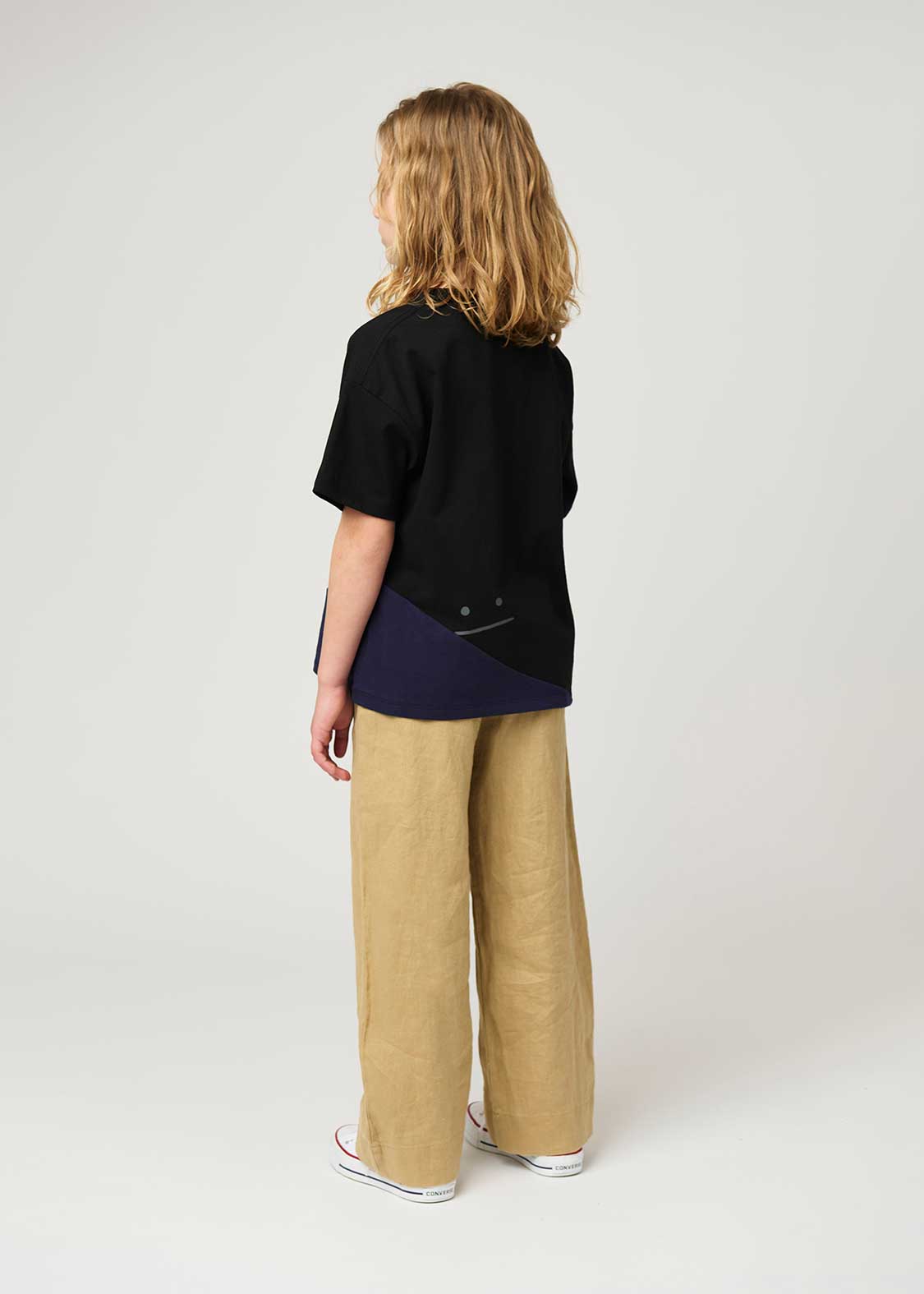 Beautiful Shadow March | Seaside Switching Big Silhouette Kids T-Shirt