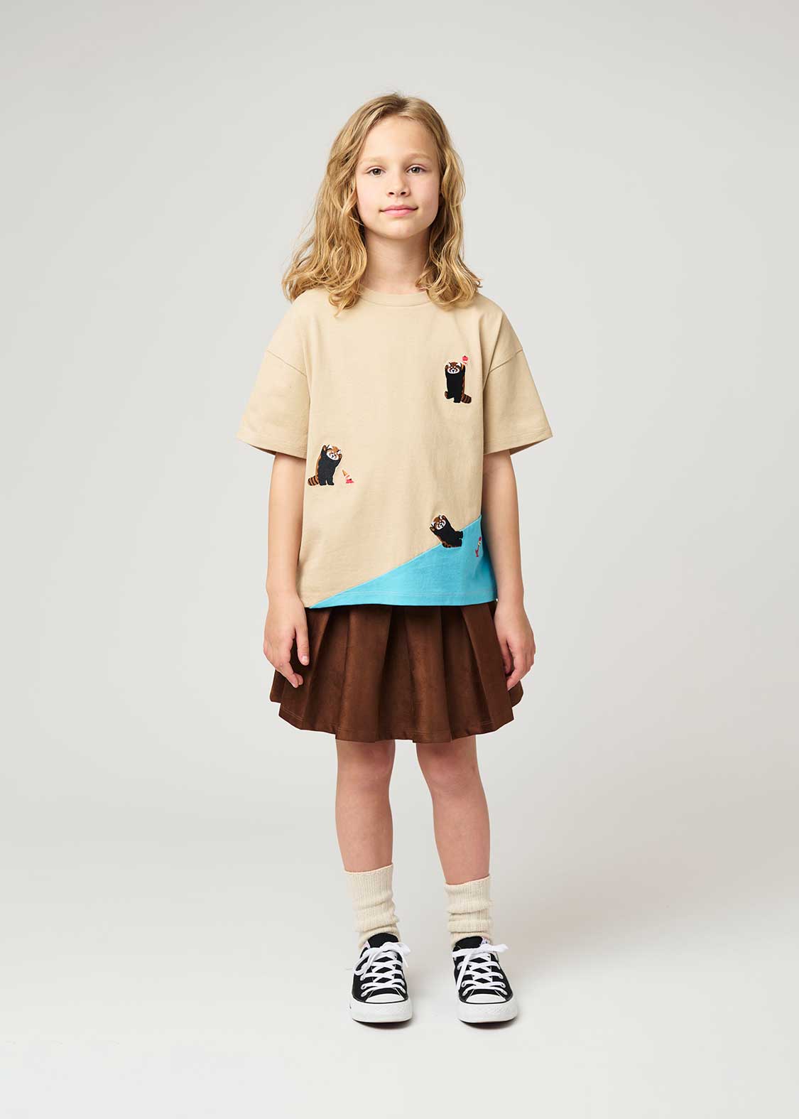 Ikaku Yummy Dance | Seaside Switching Big Silhouette Kids T-Shirt