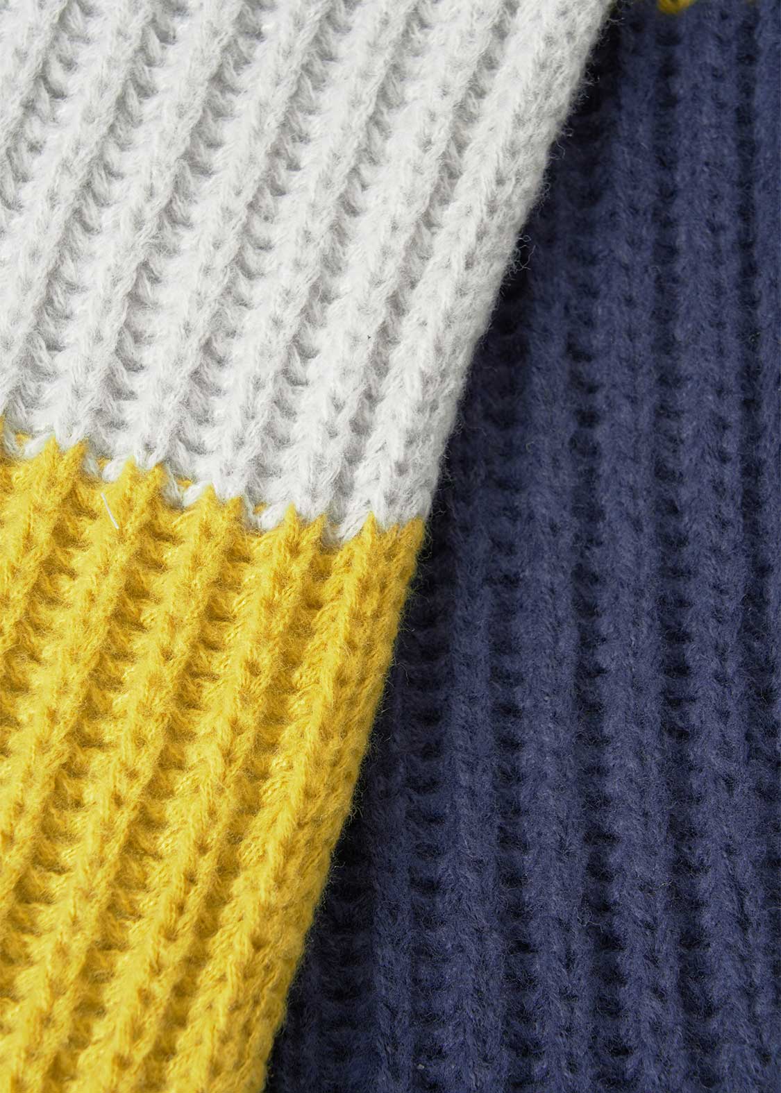 Rolling Pandas Pennant | Knit Line Scarf