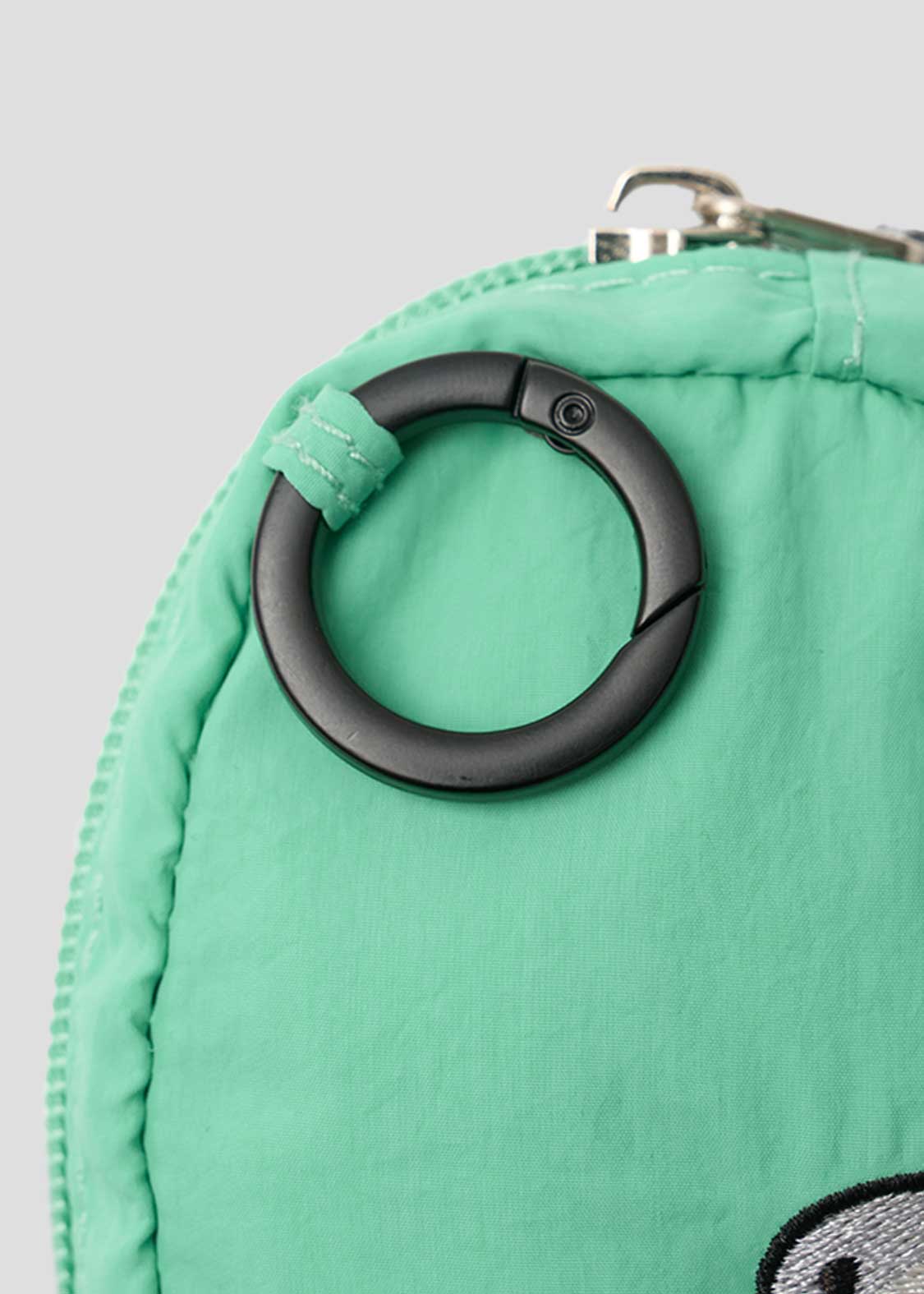 Sakazaki Chiharu – Chase | Square Box Pouch