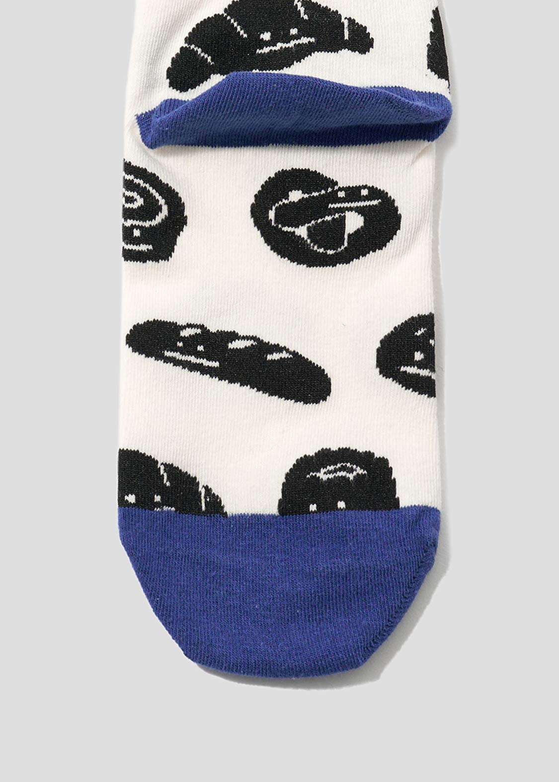 Beautiful Shadow Bakery | Middle Socks