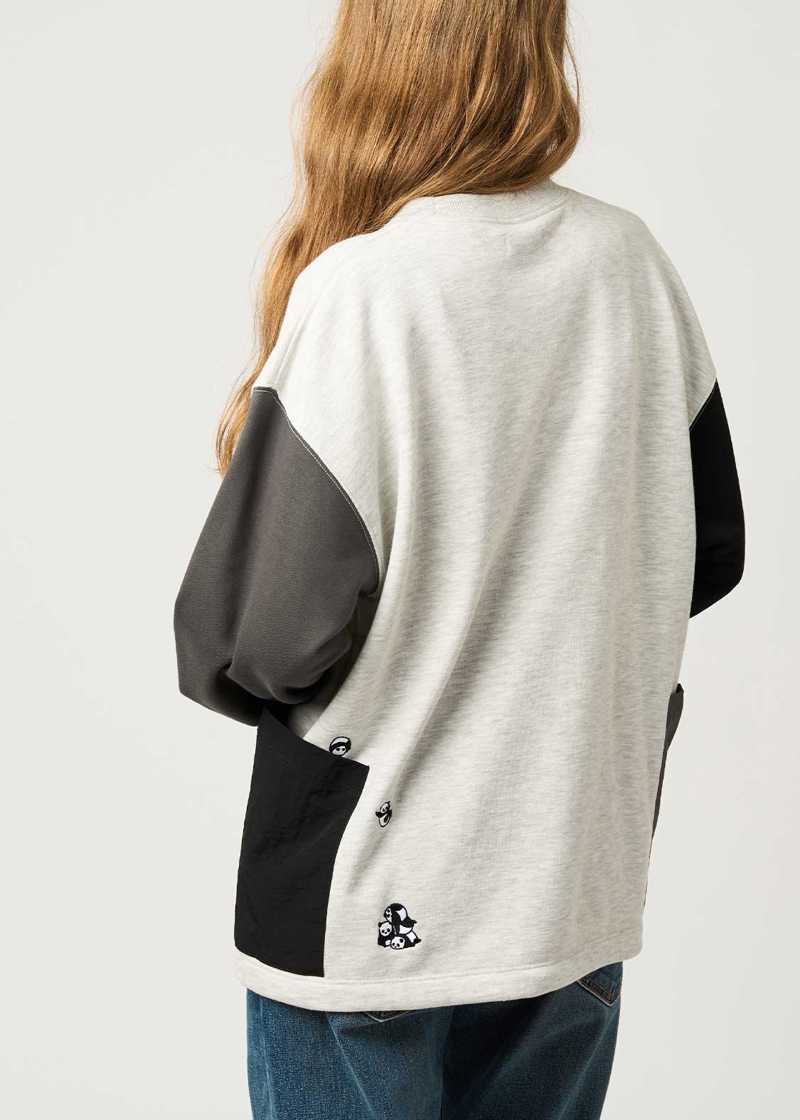 Rolling Pandas B | Side Pocket Sweatshirt