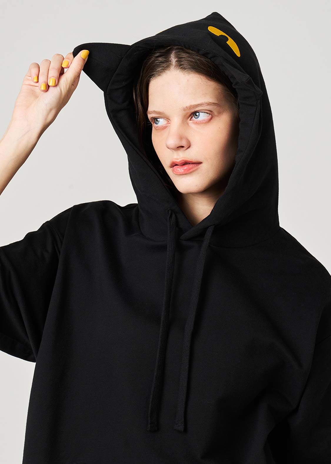 Nekokaburi Beautiful Shadow | Back Face Short-Sleeve Hoodie