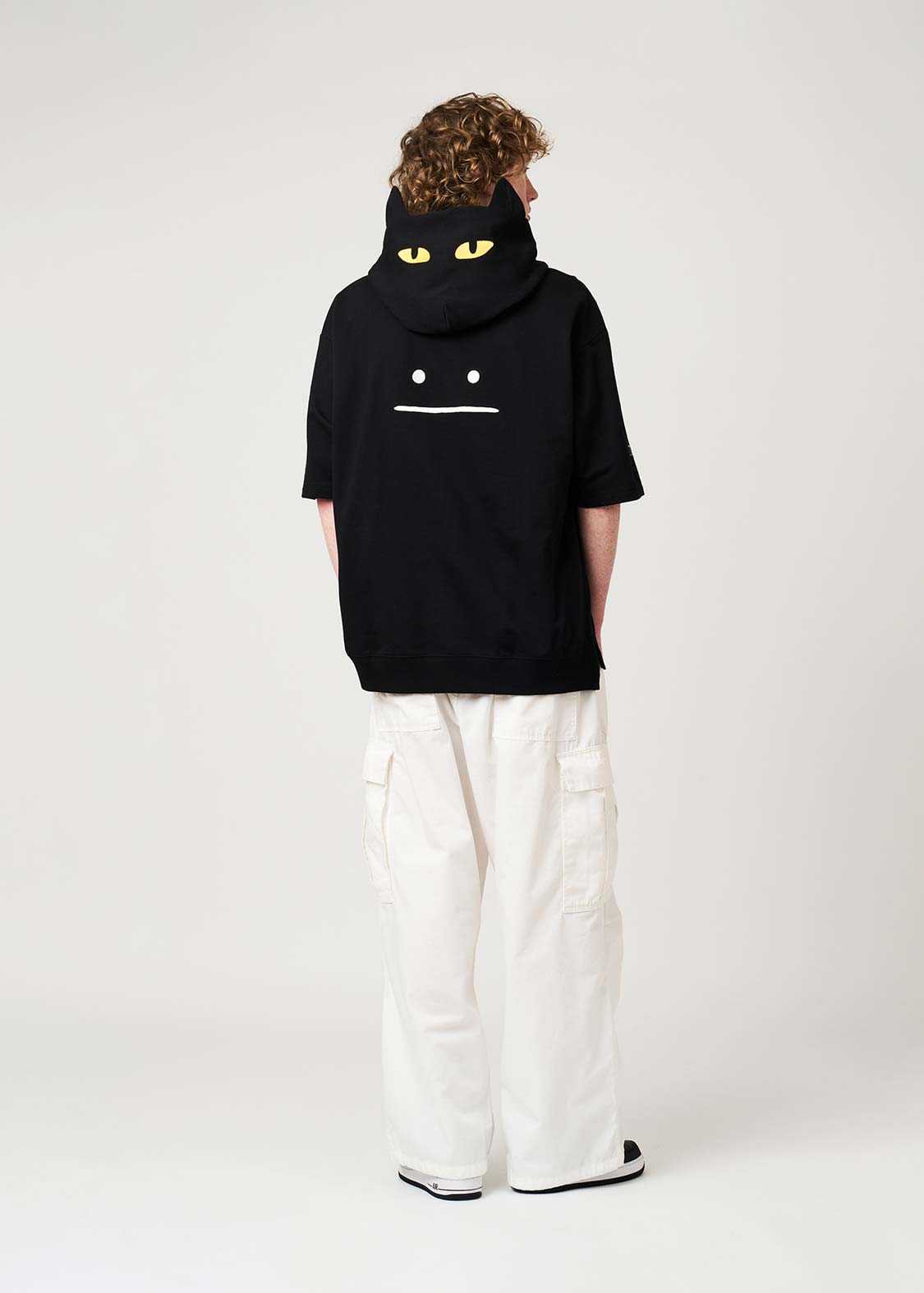 Nekokaburi Beautiful Shadow | Back Face Short-Sleeve Hoodie