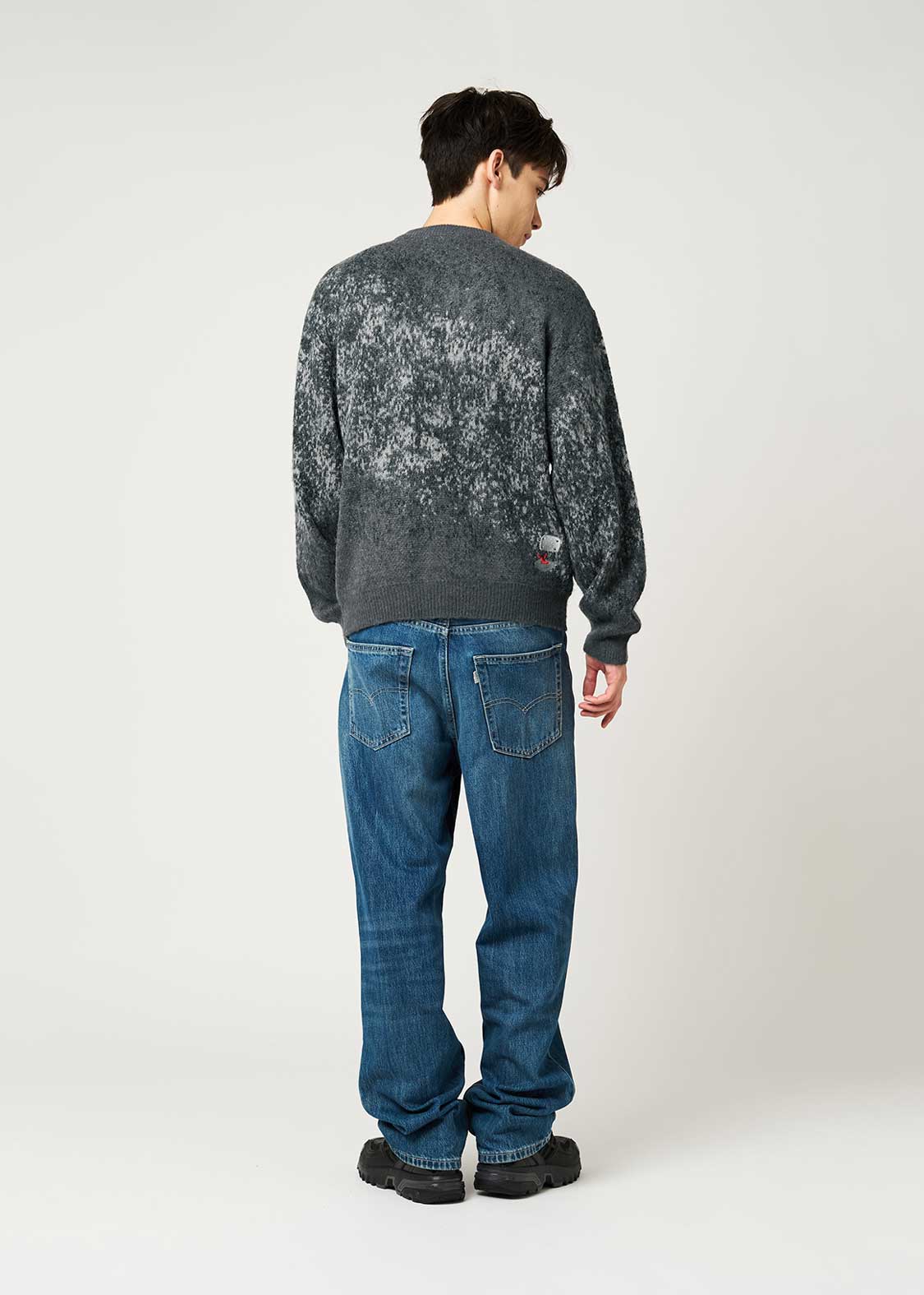 Ikaku | Gradient Crew Neck Knit