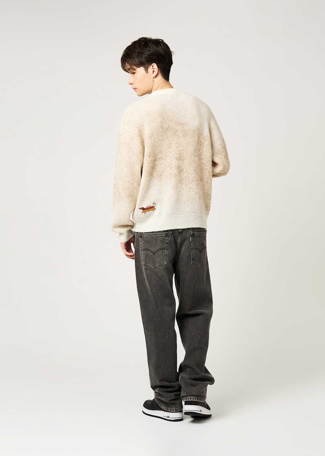 Nagasugiru Inu Meets Hot Dog | Gradient Crew Neck Knit