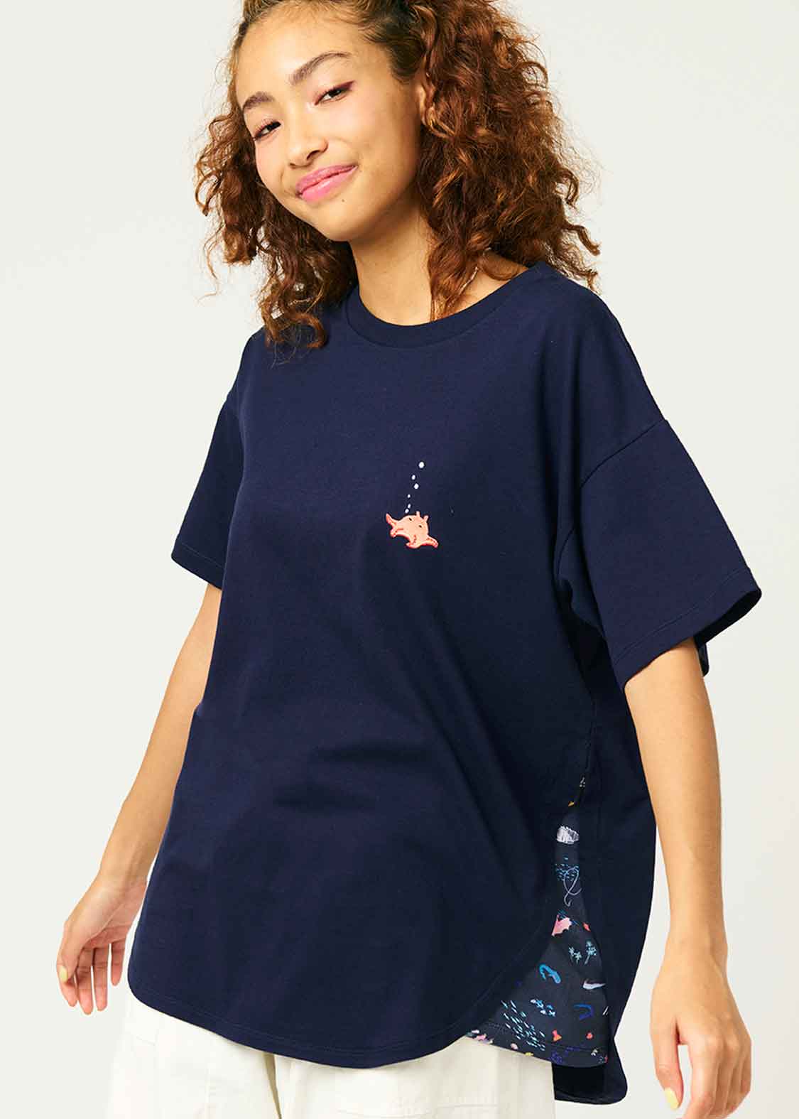 Side Gusset Short Sleeve Tee (Mendaco)