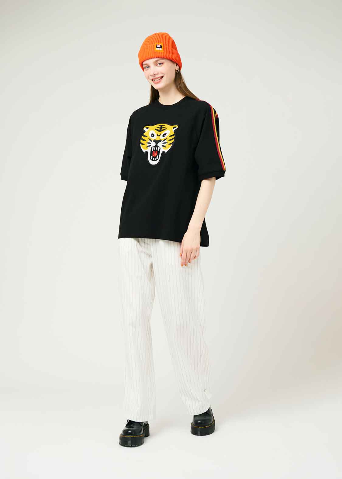 Line Raglan Half Sleeve Tee (Awesome Tiger)