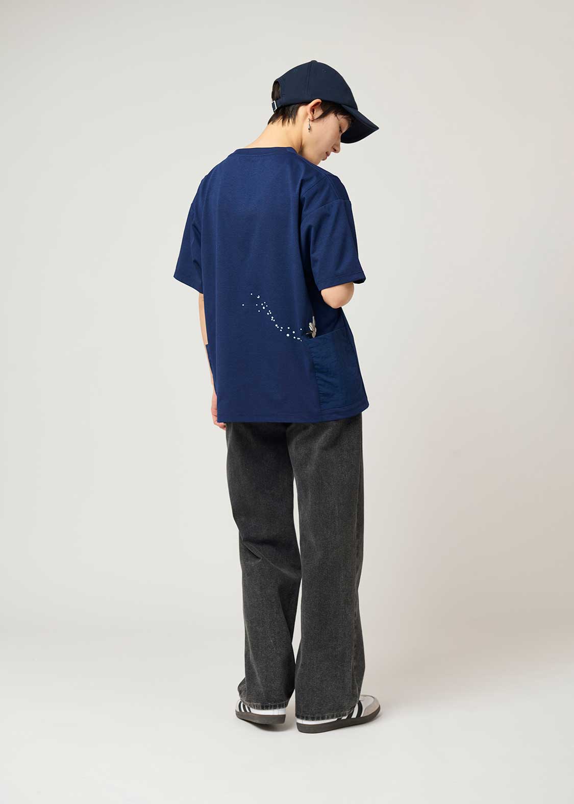 Side Pocket Big Silhouette Short Sleeve Tshirt  (Shimaenaga)