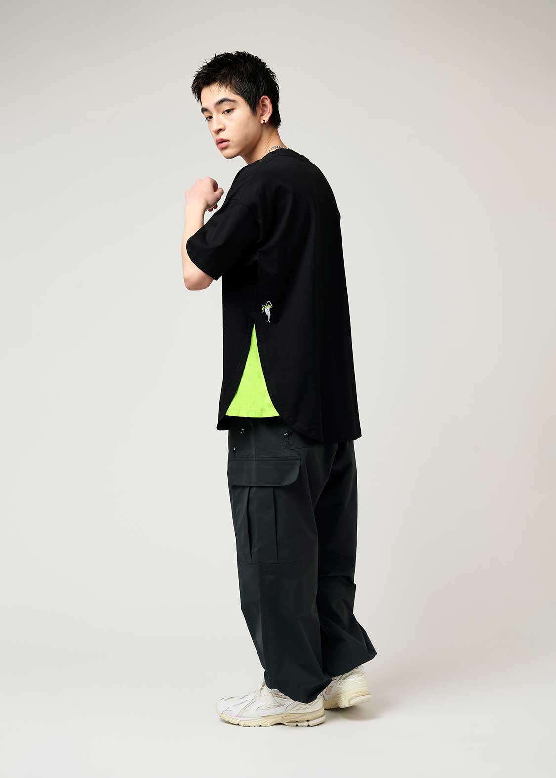 Side Gusset Short Sleeve Tee (Beautiful Shadow Creature)