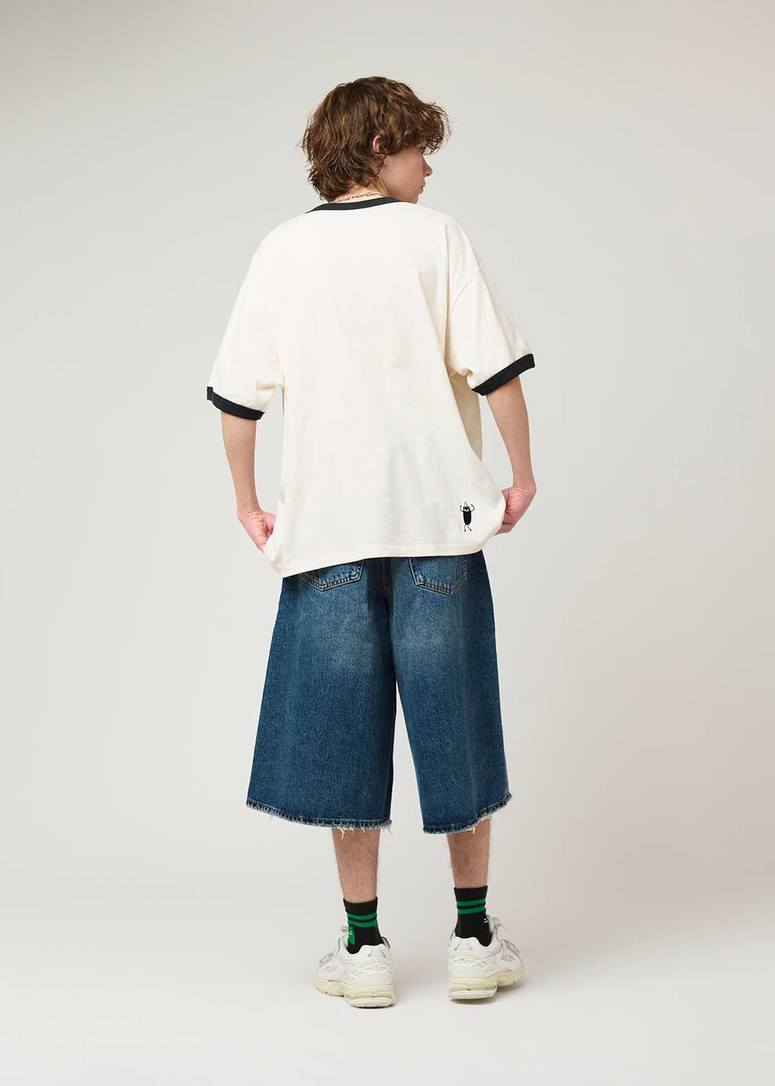 Beautiful Shadow Creature | Big Silhouette Trim T-shirt