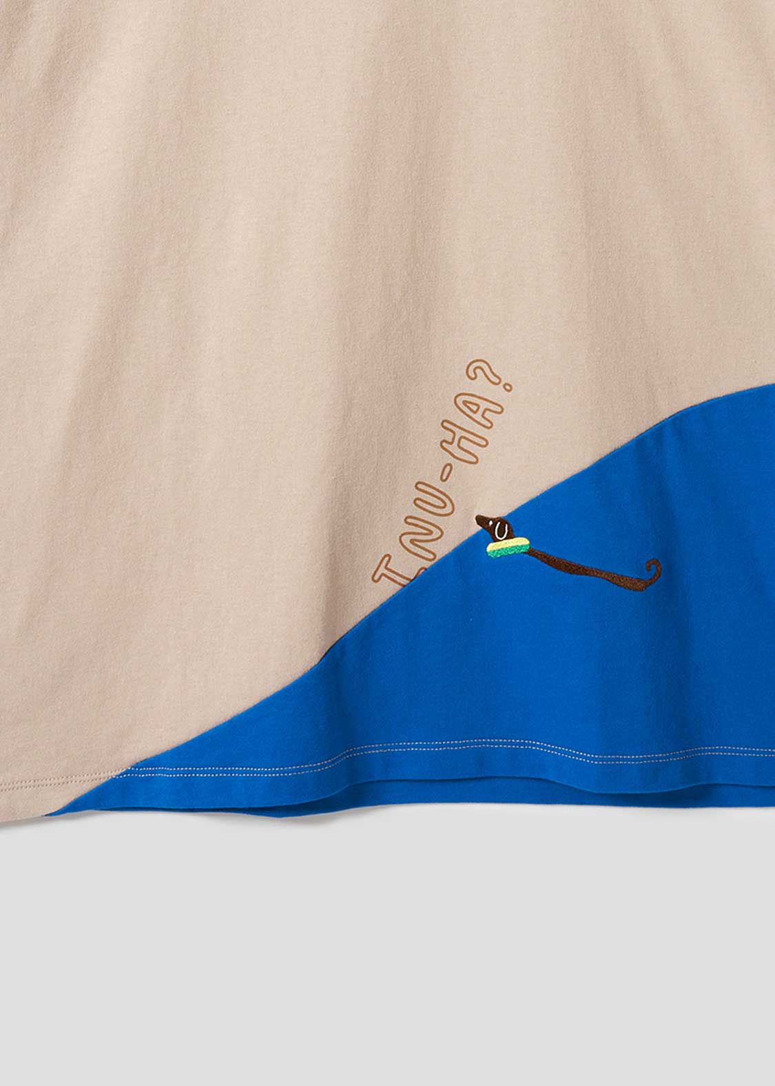 Nagasugiru Inu Playing With Waves | Seaside Switching Big Silhouette T-Shirt