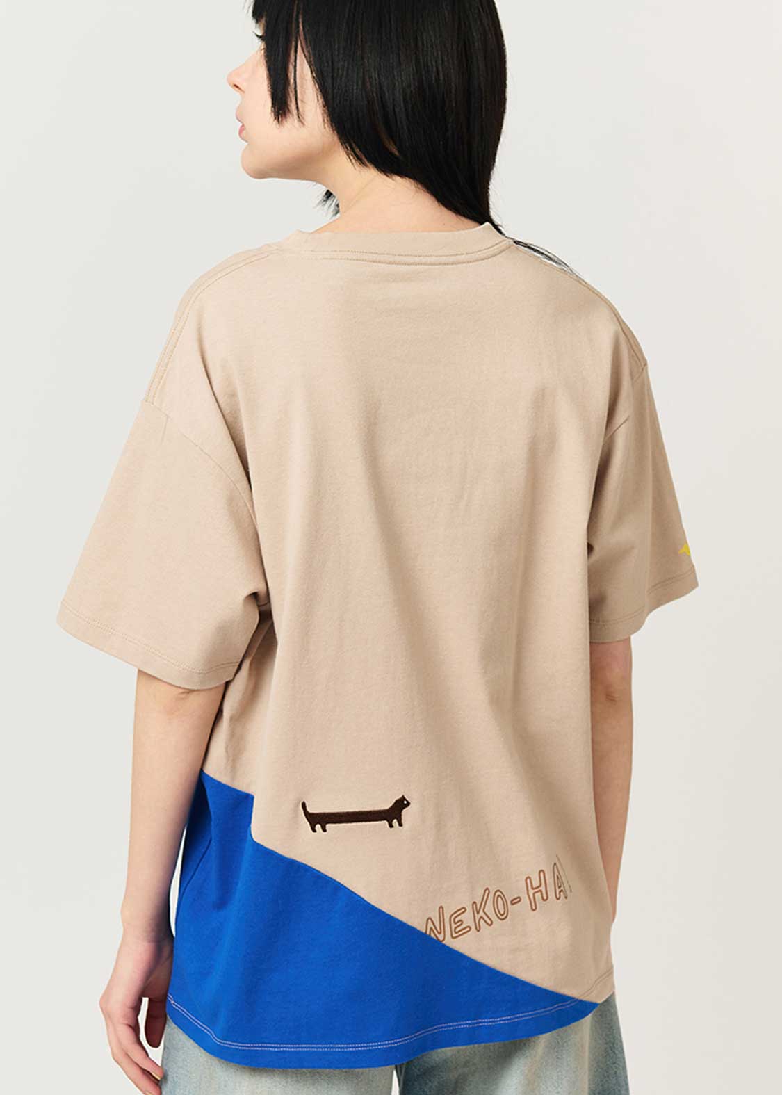 Nagasugiru Inu Playing With Waves | Seaside Switching Big Silhouette T-Shirt