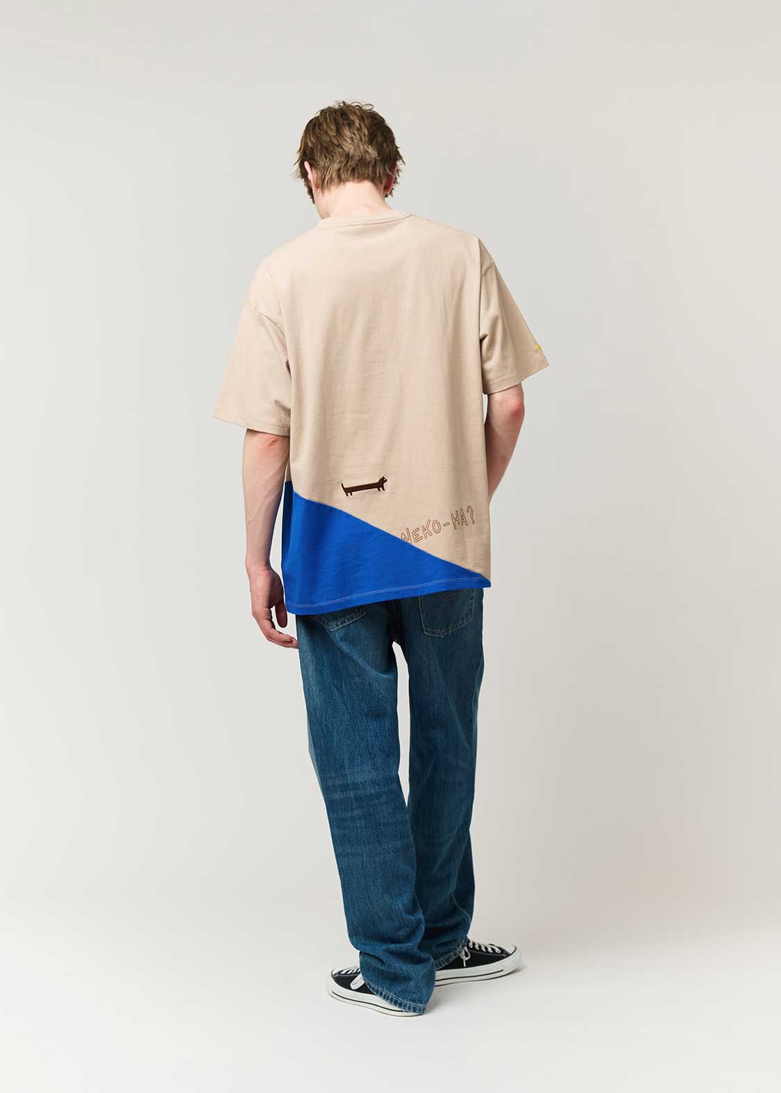 Nagasugiru Inu Playing With Waves | Seaside Switching Big Silhouette T-Shirt