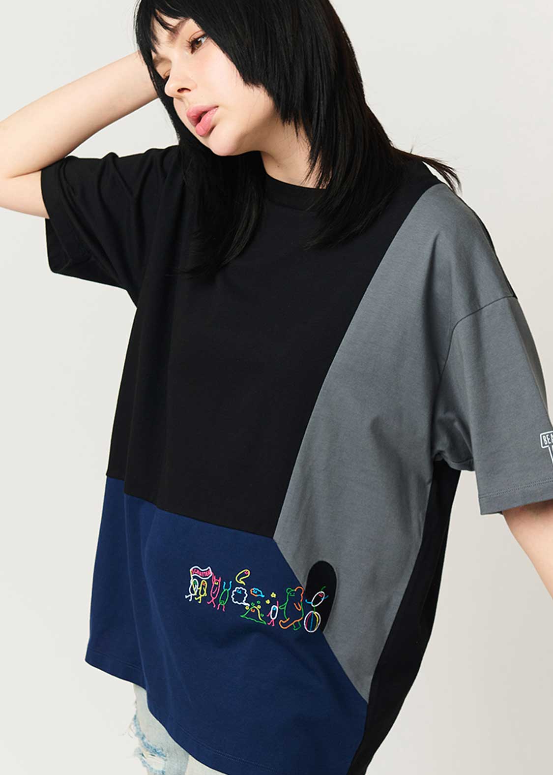 Beautiful Shadow March | My Home Switching Big Silhouette T-Shirt