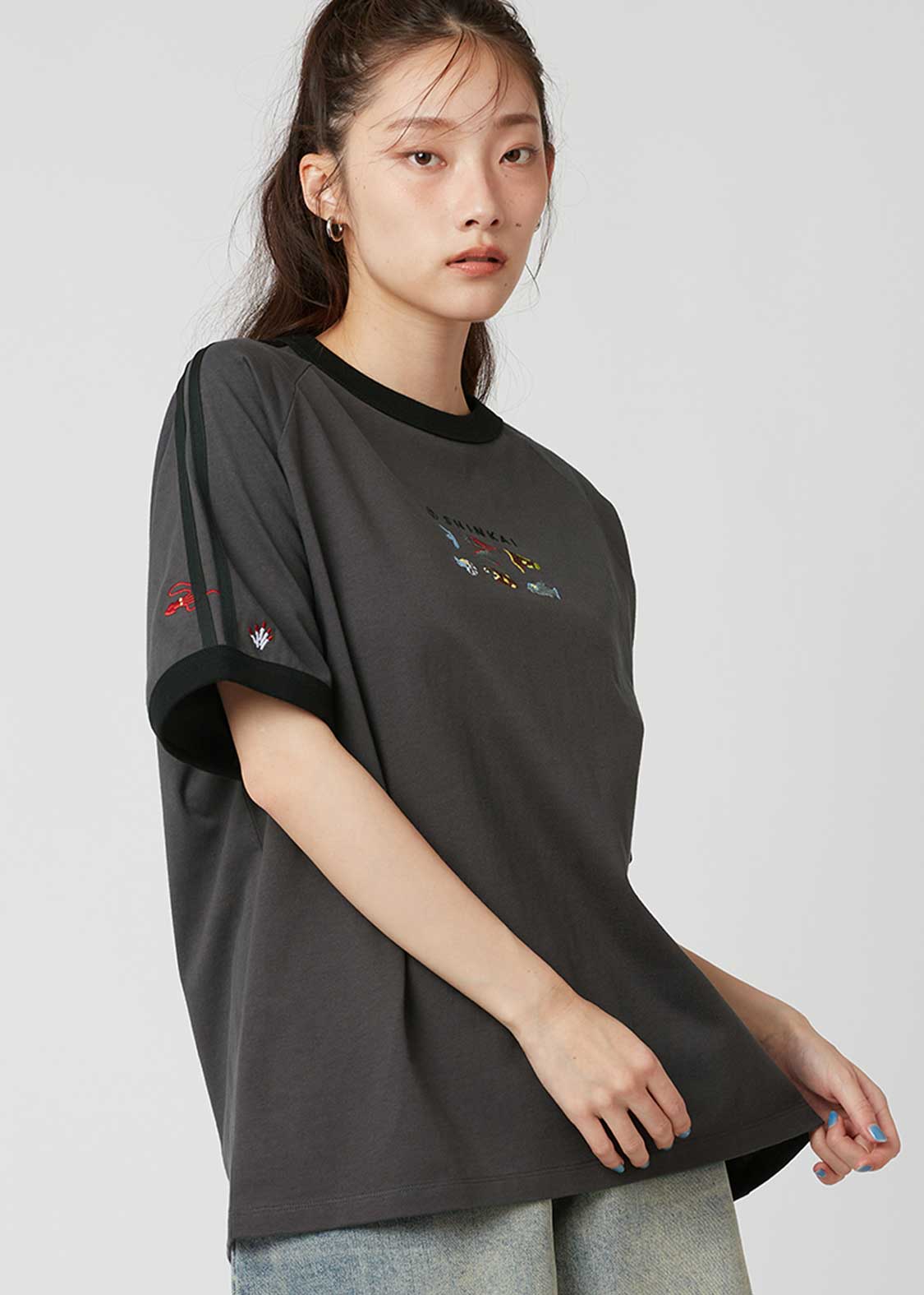 Mysterious Animals | Line T-Shirt