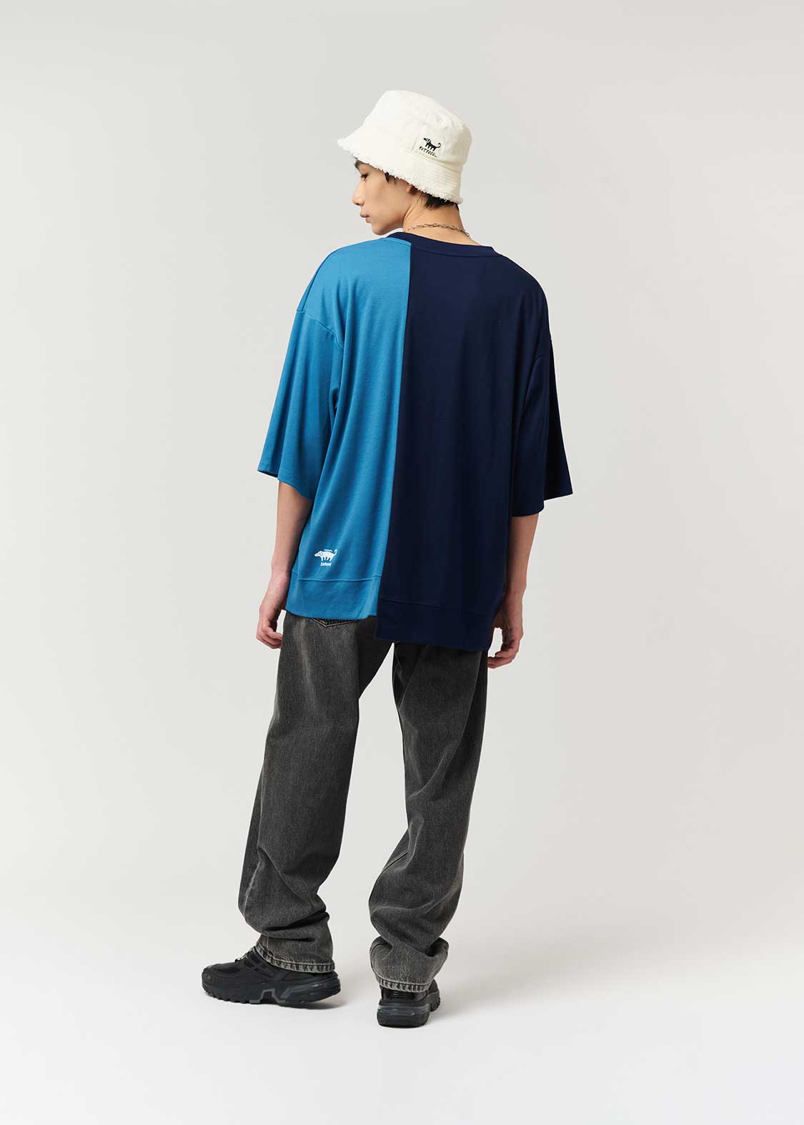 Hiesugirinu (Nagasugiru) | Big Silhouette T-Shirt With Switching