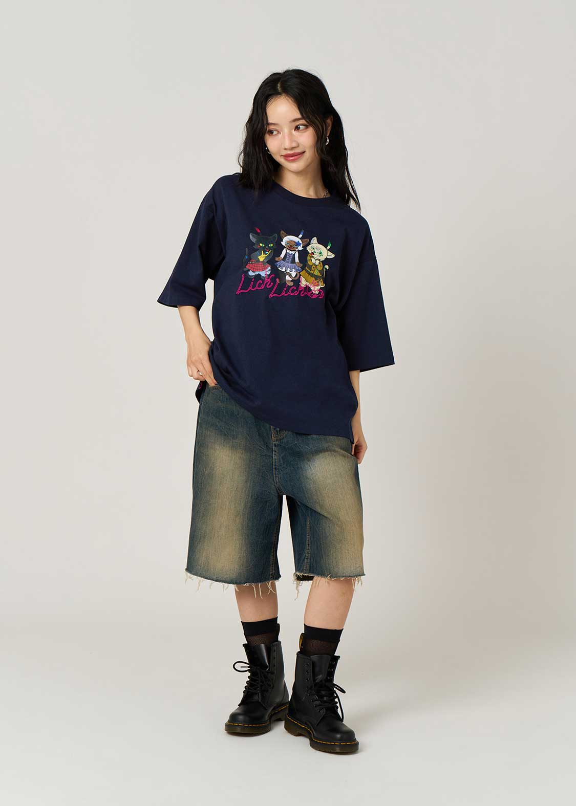Ayako Ishiguro - Lick Lick | Oversized T-Shirt