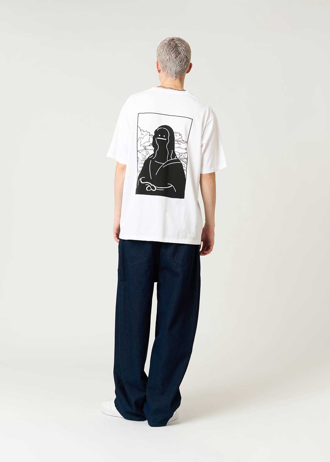 Artful Shadow | Pocket T-Shirt