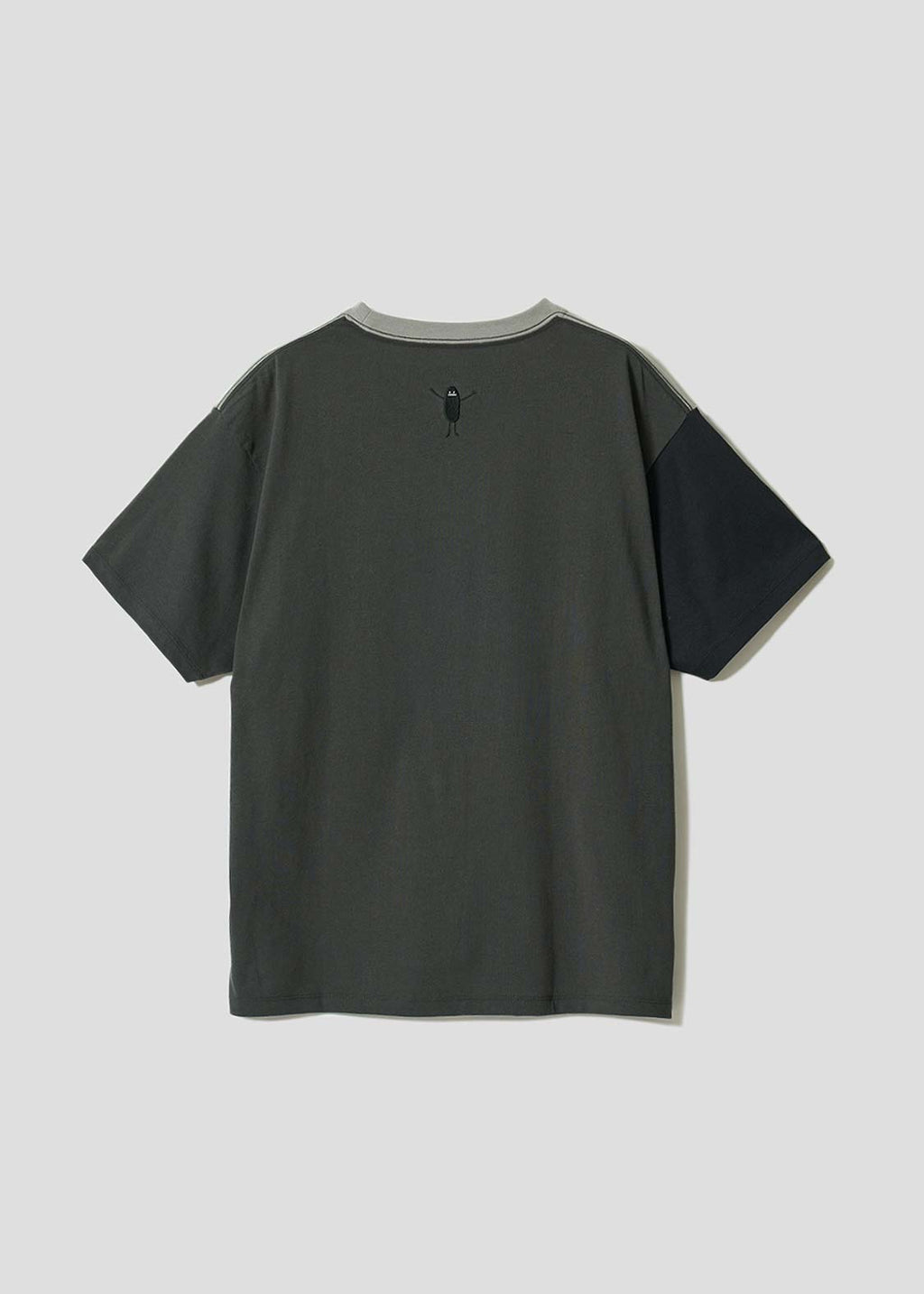 Beautiful Shadow | Hug Pocket Big T-Shirt