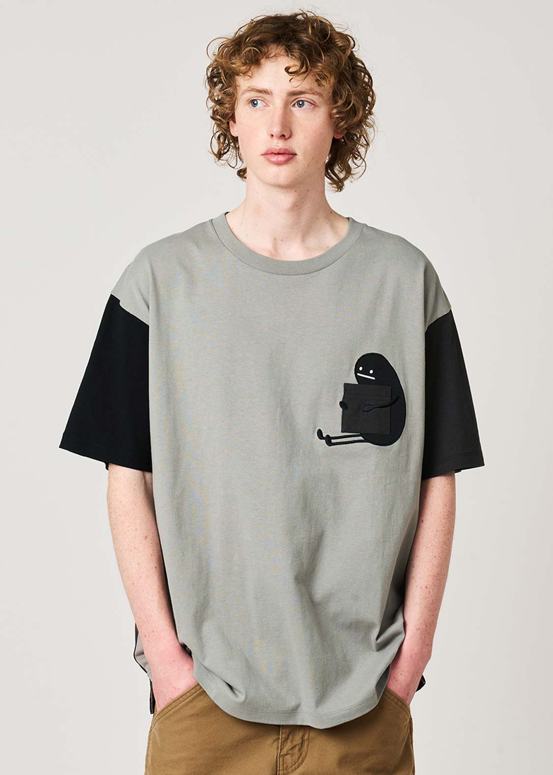 Beautiful Shadow | Hug Pocket Big T-Shirt