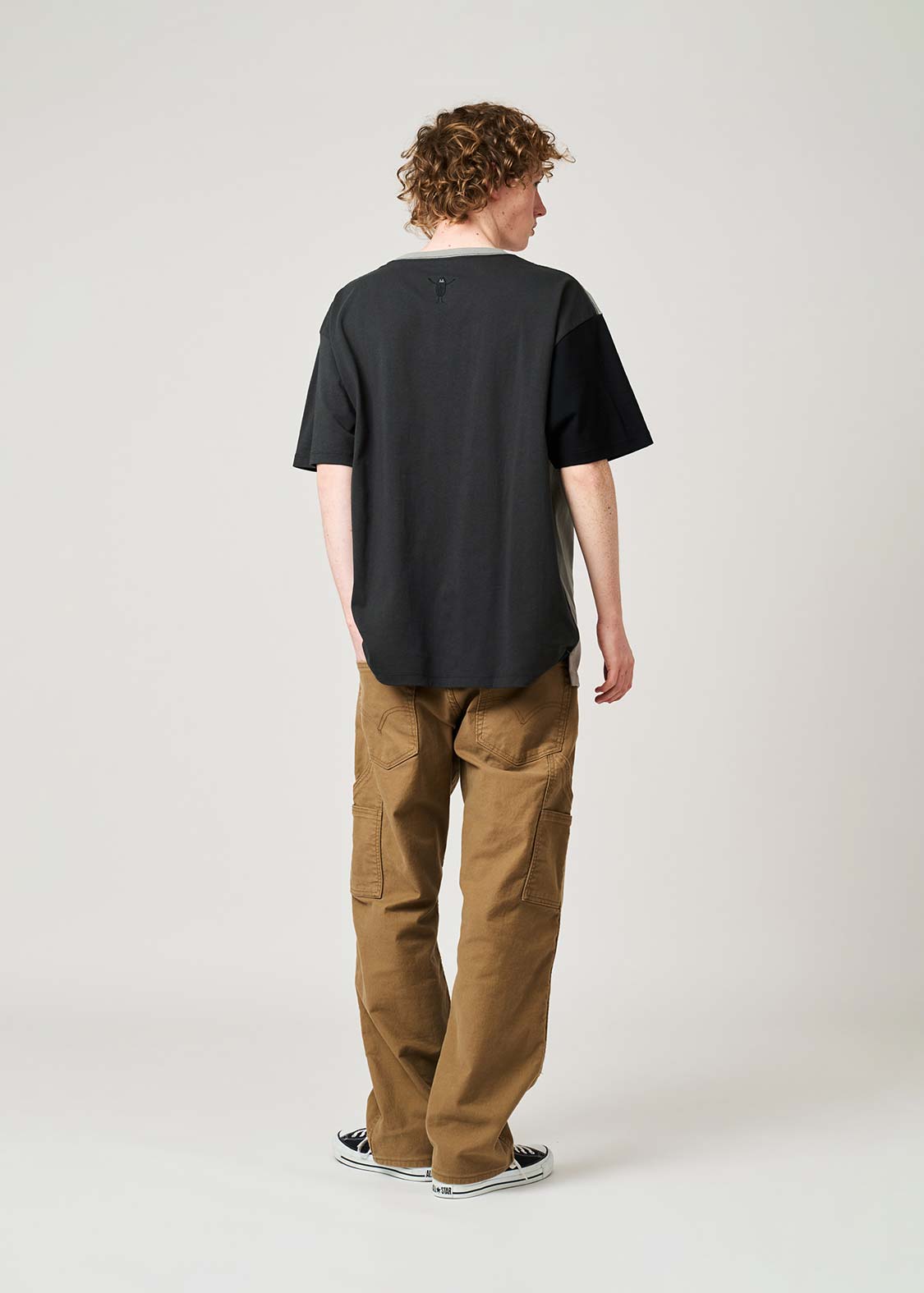 Beautiful Shadow | Hug Pocket Big T-Shirt