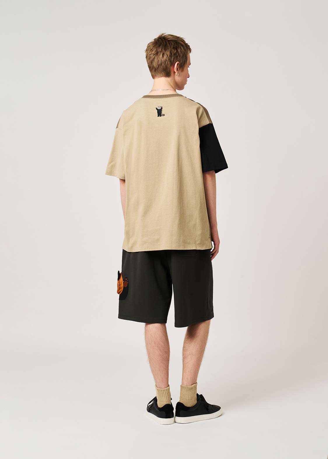 Ikaku | Hug Pocket Big T-Shirt