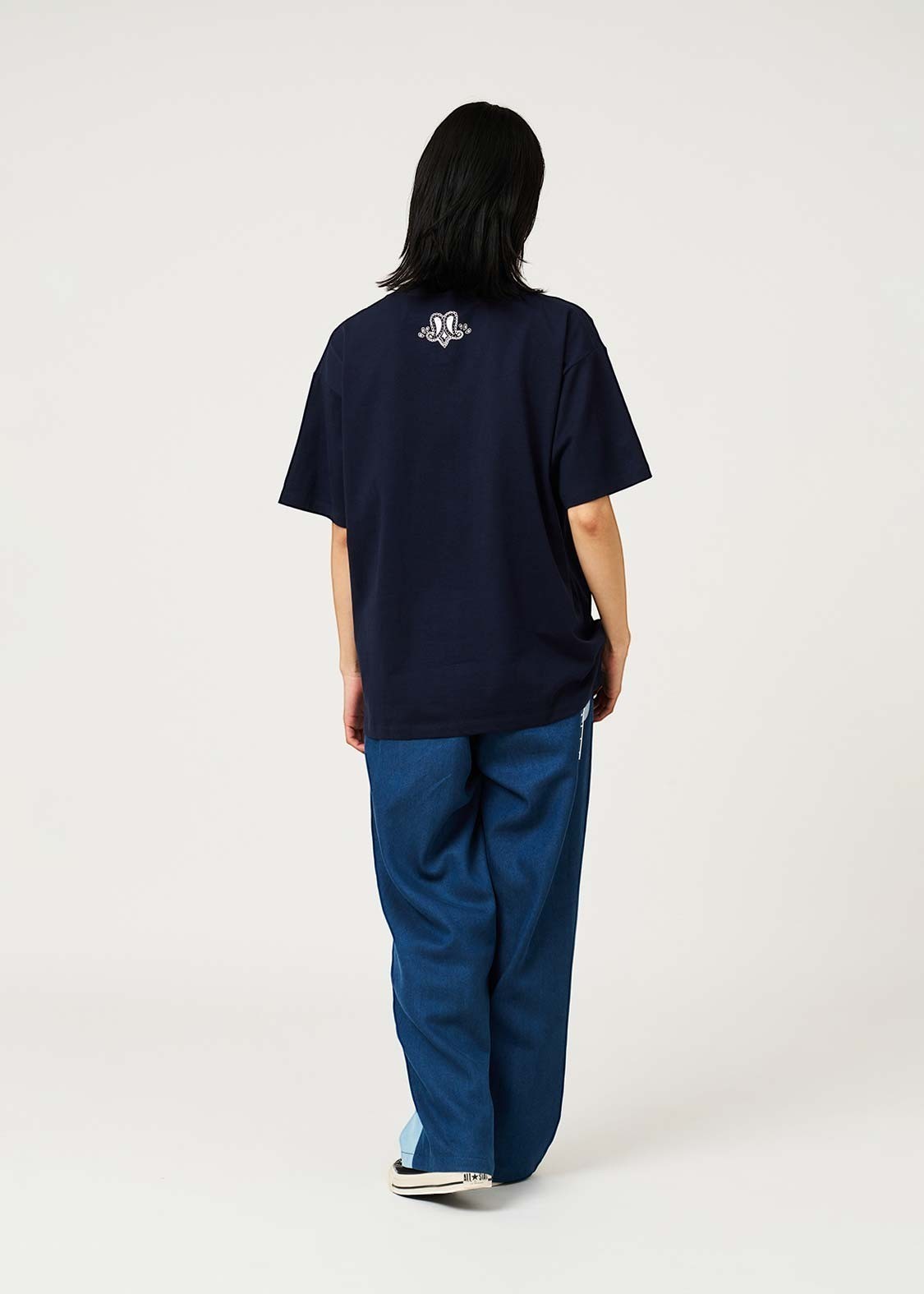 Paisley Beautiful Shadow DRK | Applique T-Shirt