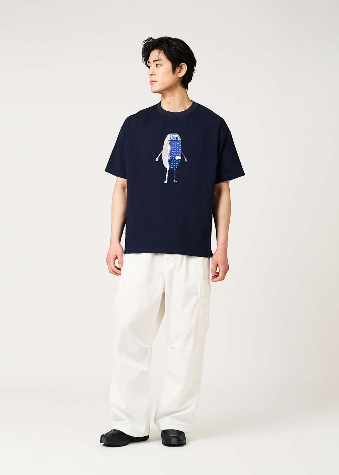 Paisley Beautiful Shadow DRK | Applique T-Shirt