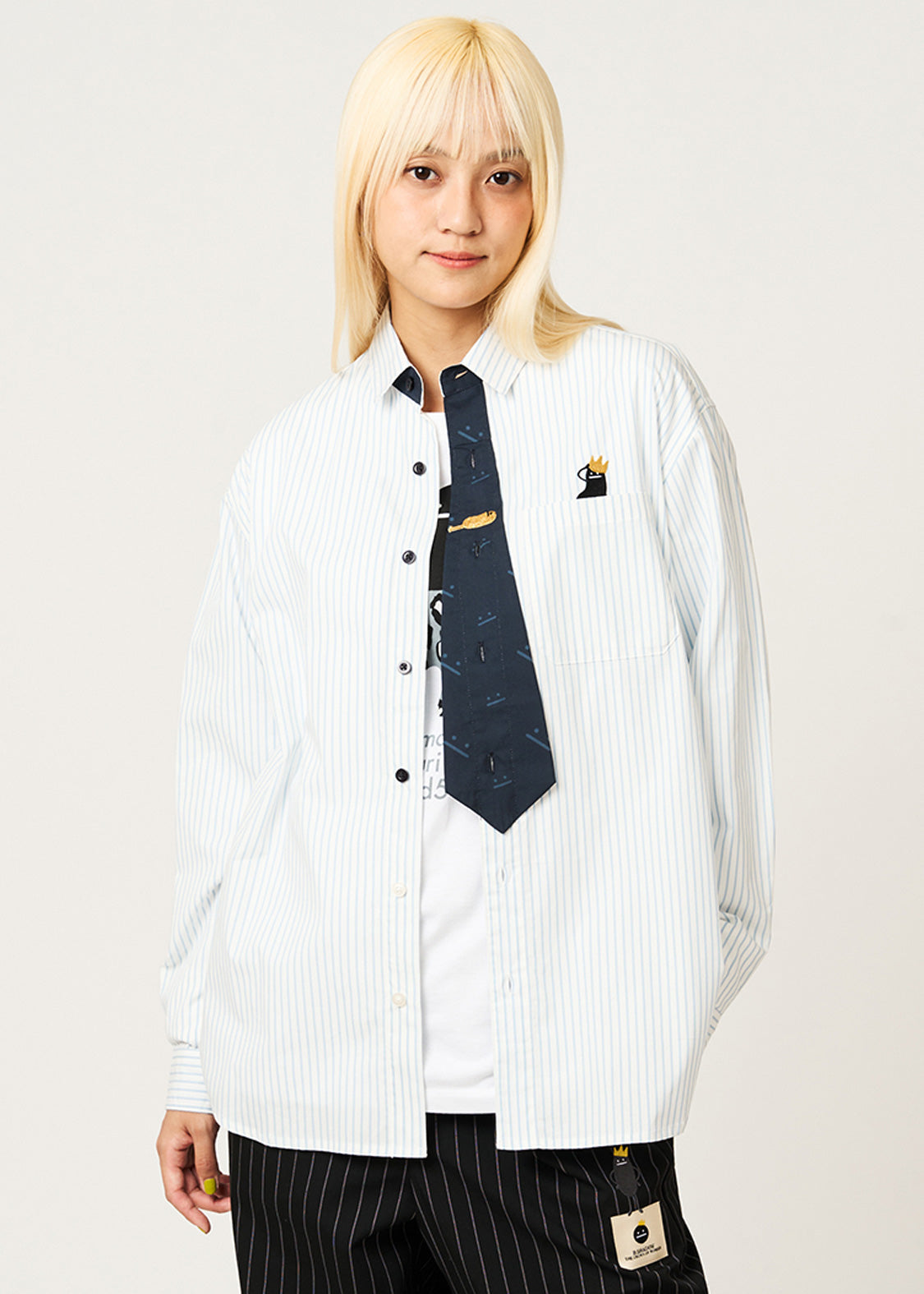 Beautiful Shadow Crown Necktie | Loose Shirt