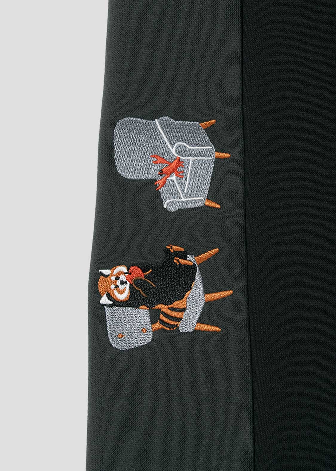 Ikaku Suwari | Fluffy Fleece Pants