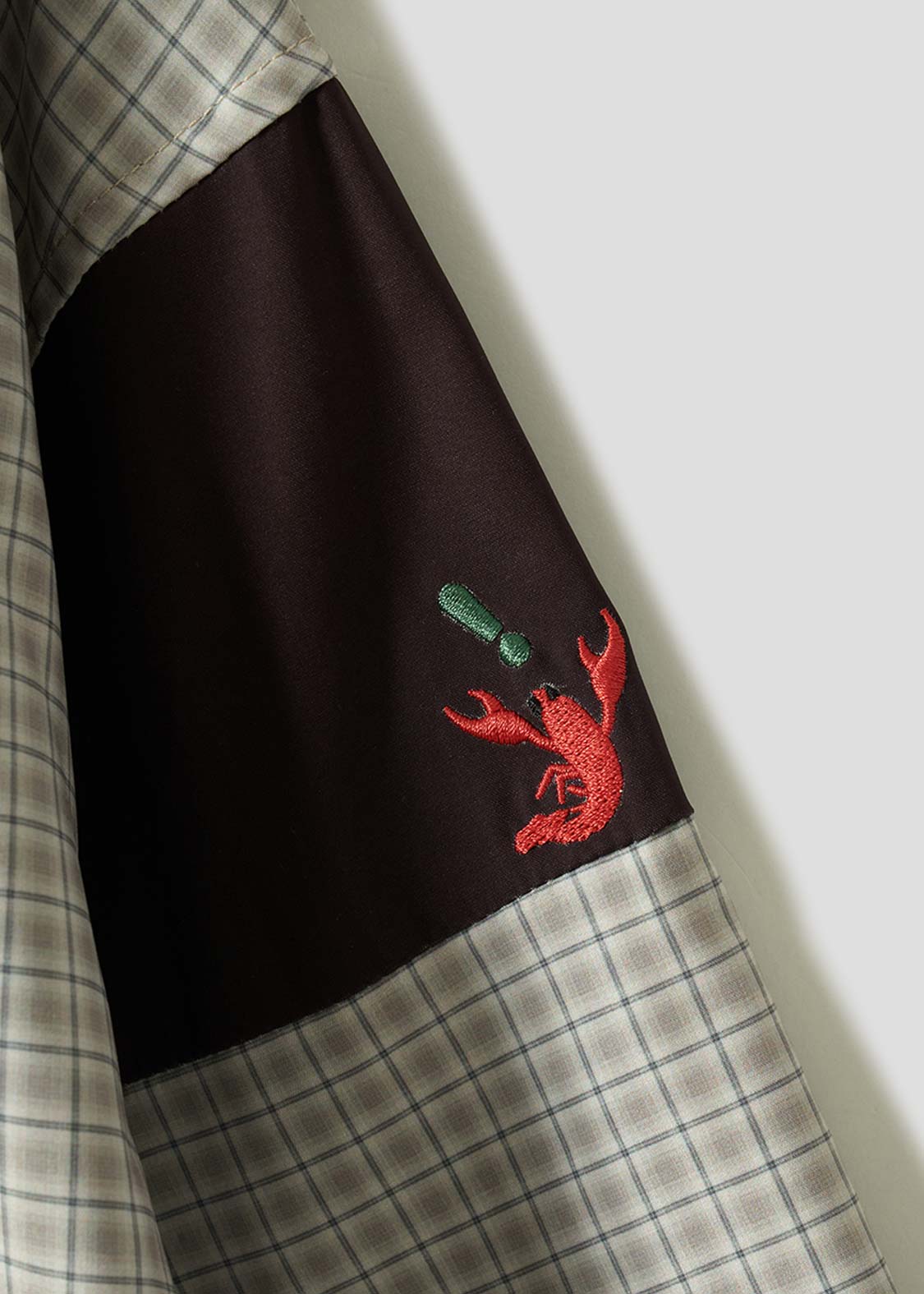 Ikaku Bikkuri Hatena | Check Hooded Blouson