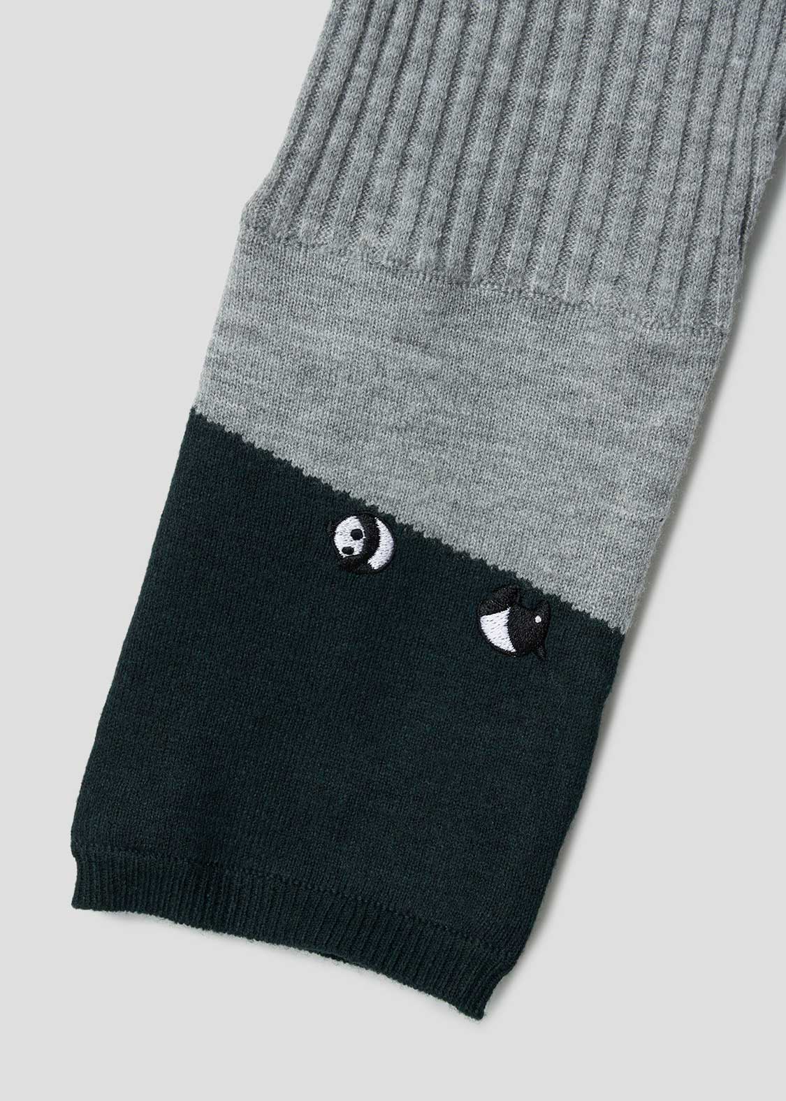 Rolling Pandas Pennant | Thumbhole Knit
