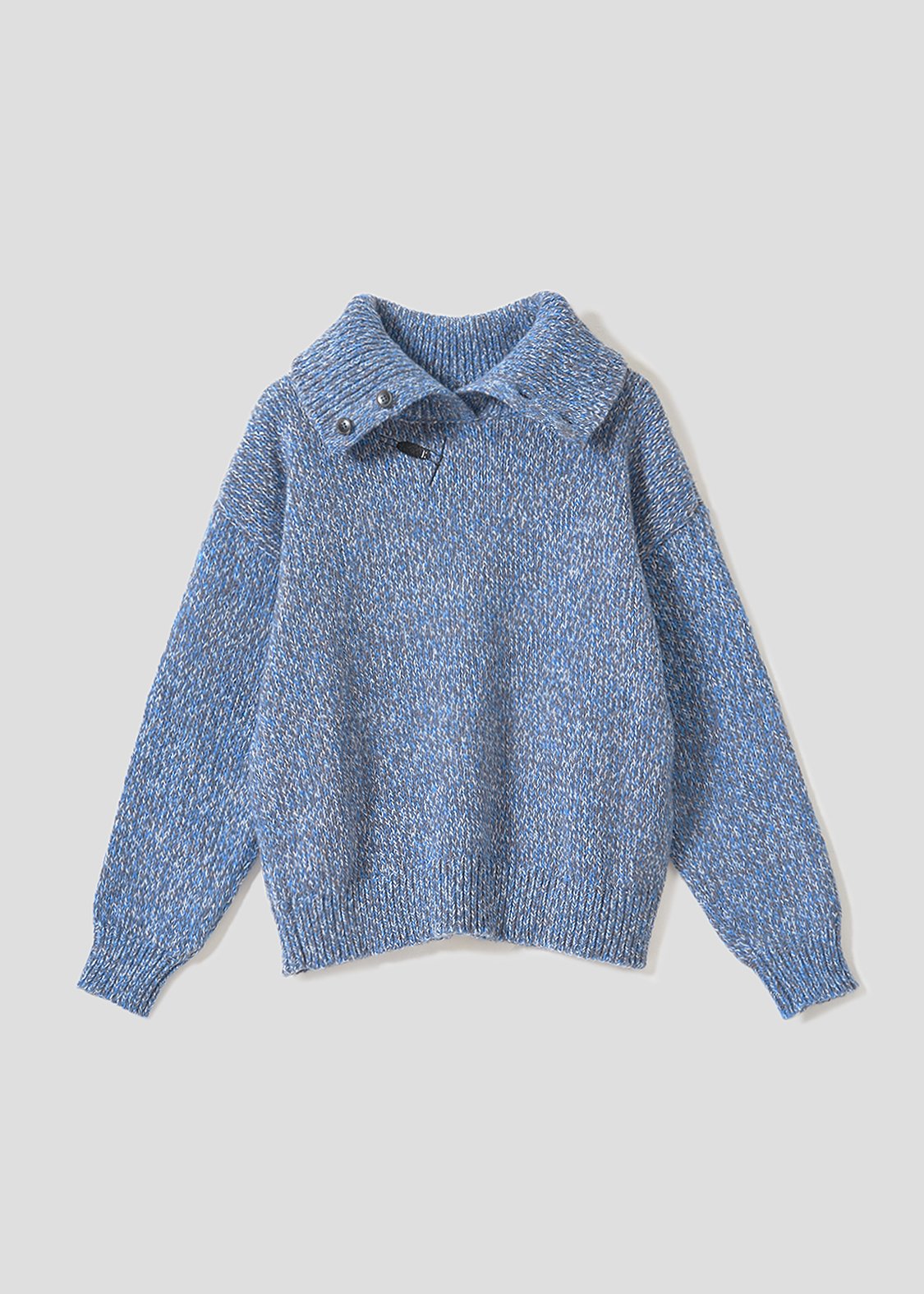 Beautiful Shadow Zoom | High-Neck Knit