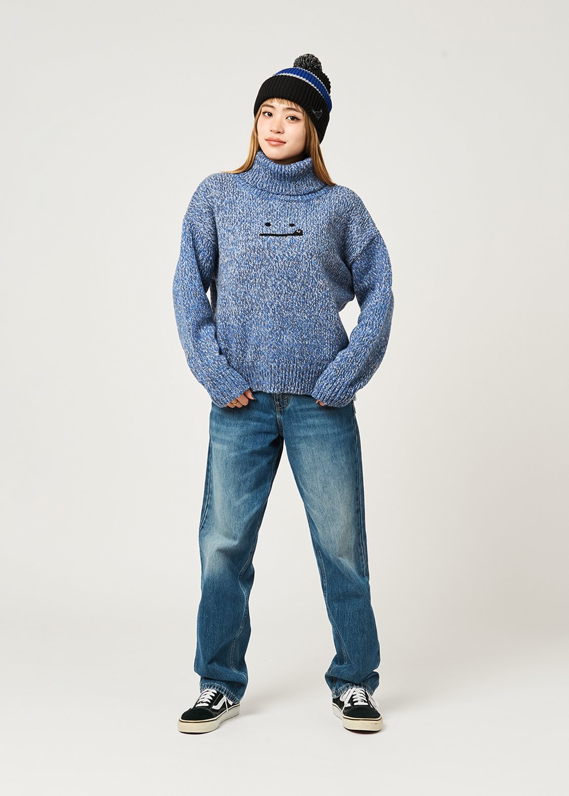 Beautiful Shadow Zoom | High-Neck Knit
