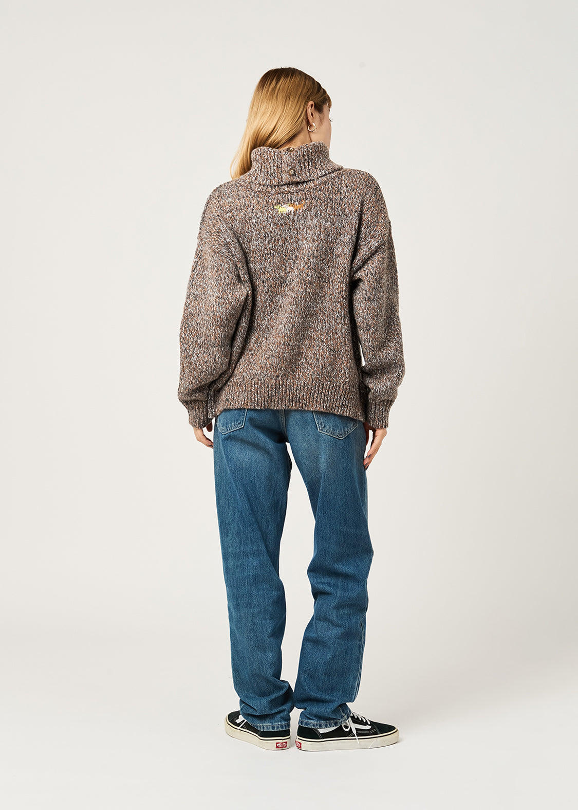 Nagasugiru Inu | High-Neck Knit