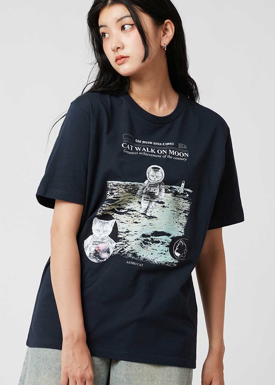 Astro Cat Extra | T-Shirt