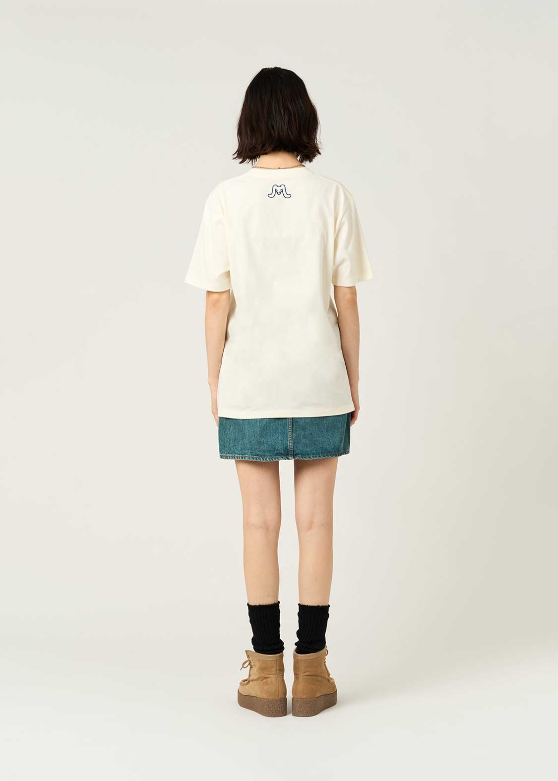 Big Mimi Off White | T-Shirt – Via Artists