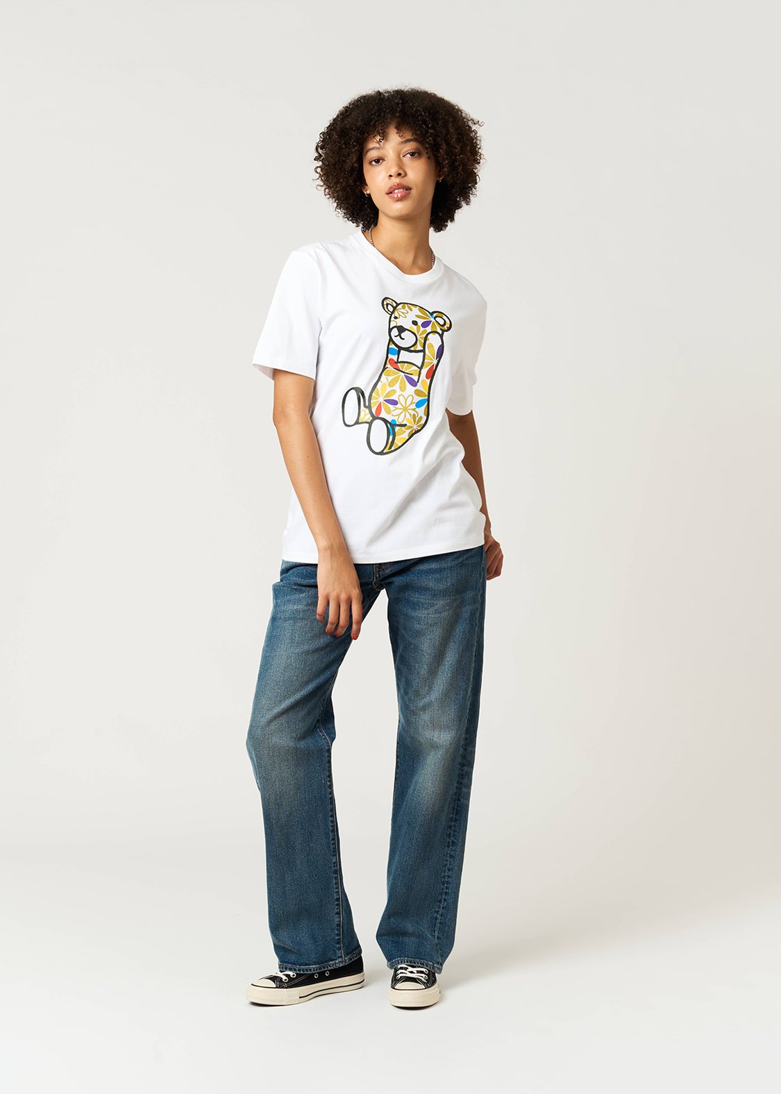 Chrysanthemum Flower Control Bear | T-Shirt