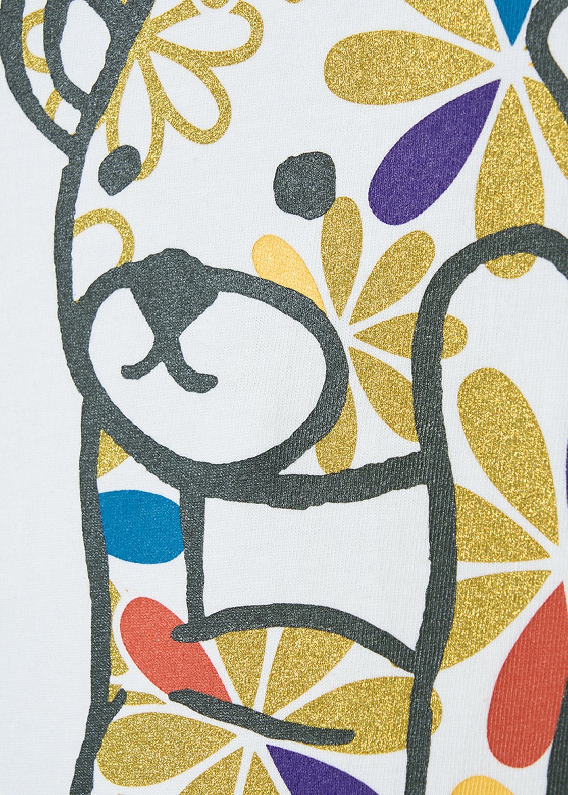 Chrysanthemum Flower Control Bear | T-Shirt