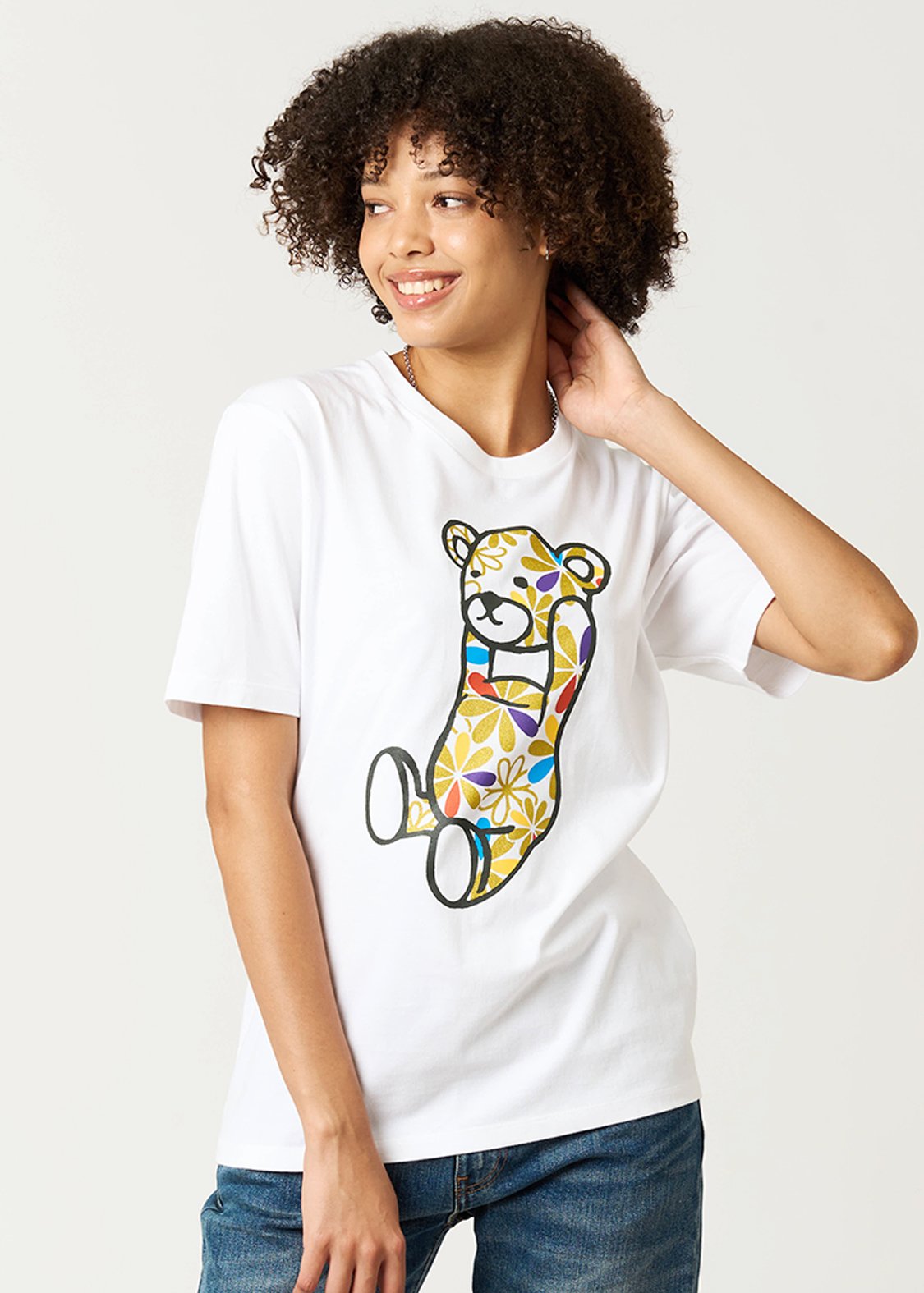 Chrysanthemum Flower Control Bear | T-Shirt