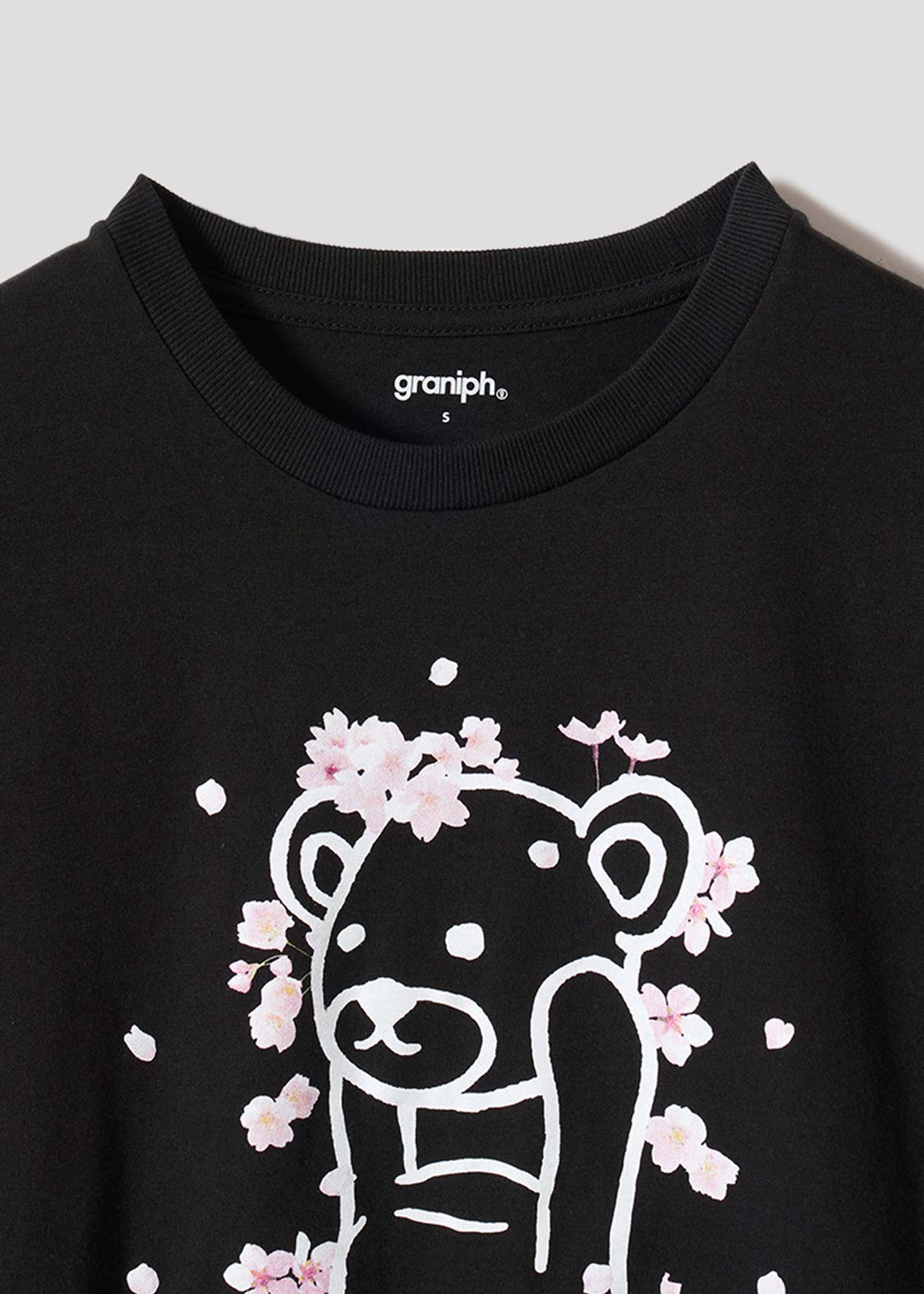 Control Bear Sakura Club Room | T-Shirt