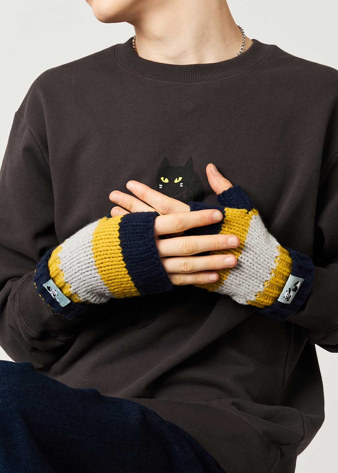 Rolling Pandas | Knit Line Gloves