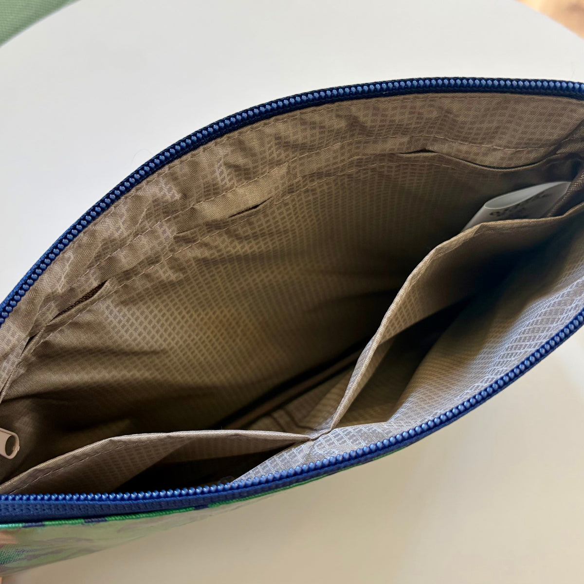 OSAMU GOODS Rainy Day | Flat Pouch