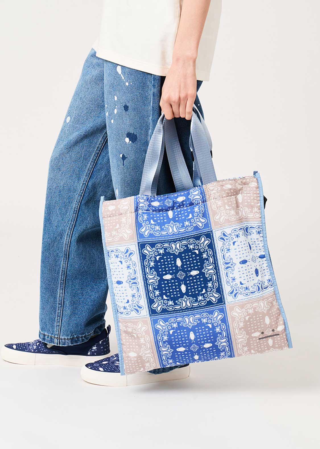 Paisley Beautiful Shadow B | Paisley Tote Bag