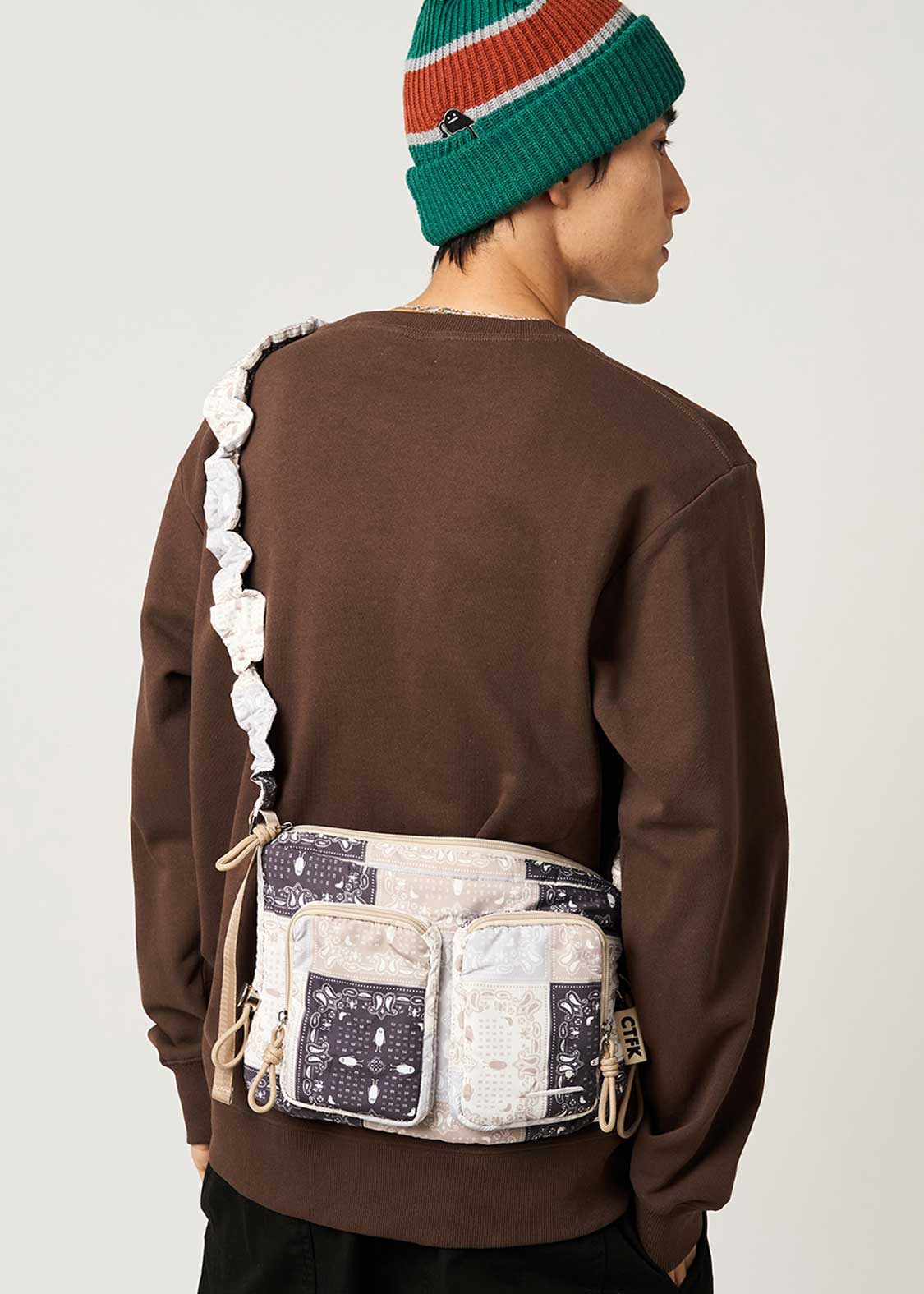 Beautiful Shadow A | Gathered Cross Shoulder Bag